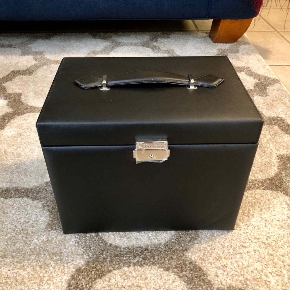 Brand new jewelry organizer